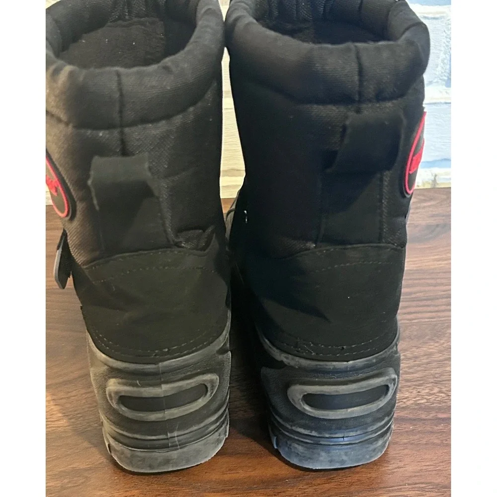 Khombu Peter Kids Black Grey Red Waterproof Insulated Winter Snow Boots Size 4M